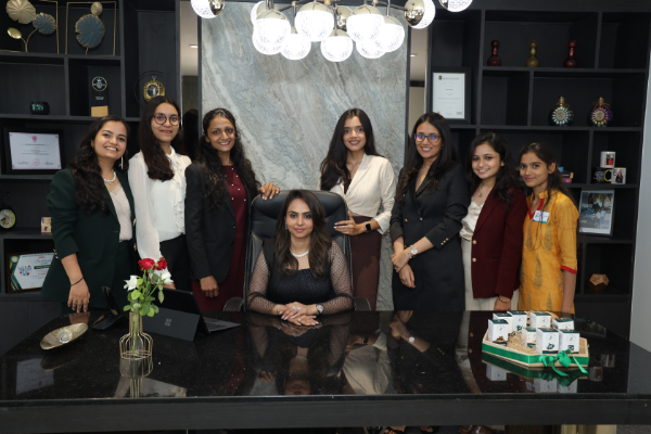 Dieticians Team Of Fitmantra Weight Loss Clinic With Amanat Kagzi
